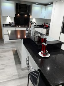 Quartz kitchen worktop and breakfast bar